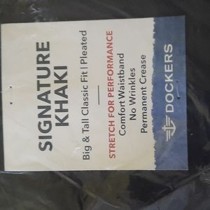 Men's Dockers pleated 56 x 32 pants